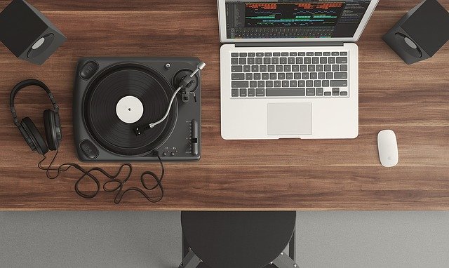 what is a good free beat making software for chromebook